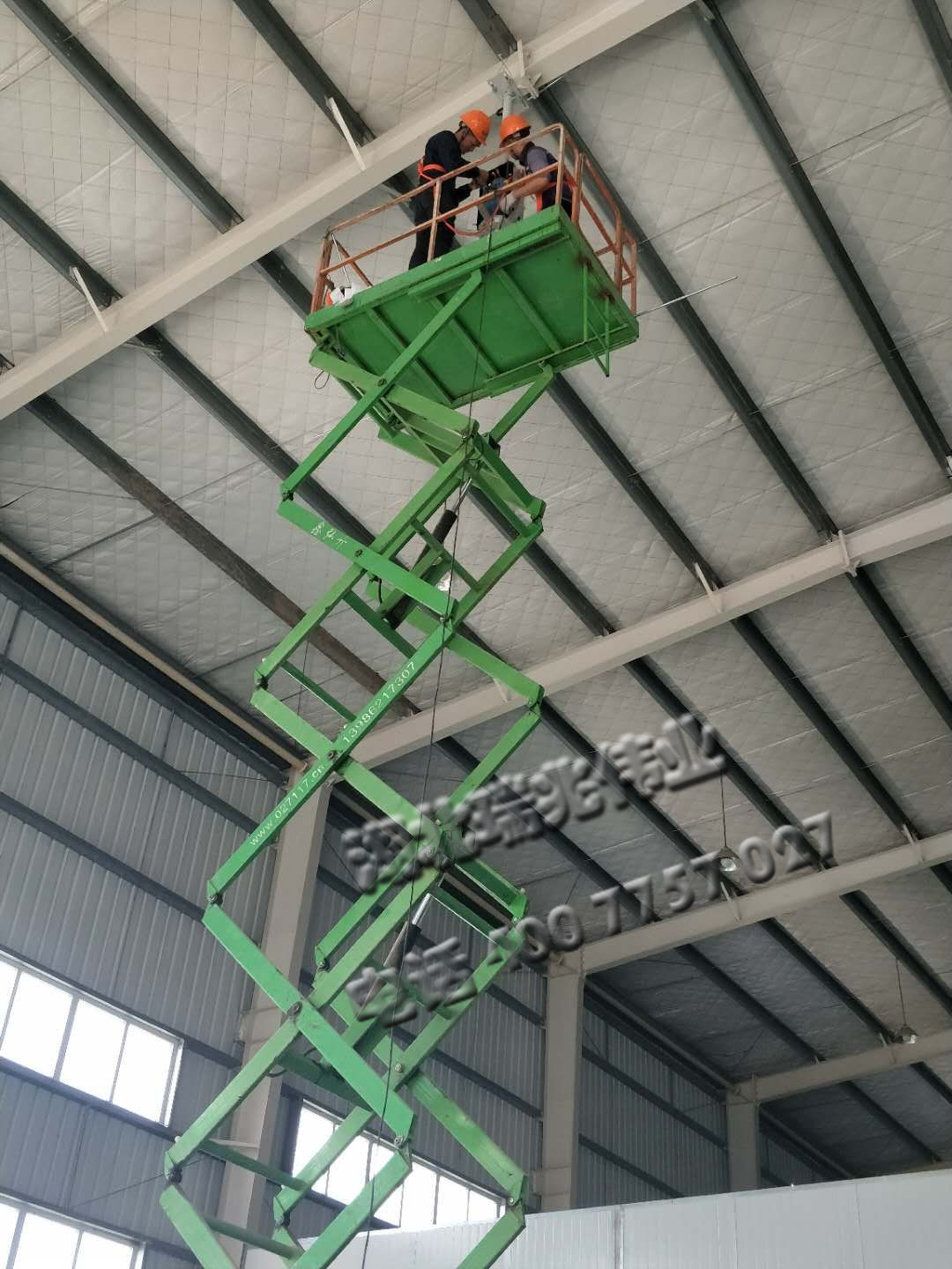 鋼結構廠房通風降溫方案、廠房車間通風降溫方案、大型工業風扇、物流倉儲大風扇、大吊扇、工業風扇、廠房車間降溫設備、廠房車間通風設備、車間溫控設備、工業大吊扇、工業大風扇、工業節能風扇、湖北瑞兆偉業通風降溫科技有限公司