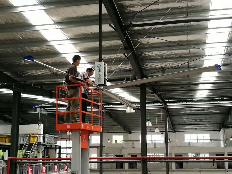 鋼結構廠房通風降溫方案、廠房車間通風降溫方案、大型工業風扇、物流倉儲大風扇、大吊扇、工業風扇、廠房車間降溫設備、廠房車間通風設備、車間溫控設備、工業大吊扇、工業大風扇、工業節能風扇、湖北瑞兆偉業通風降溫科技有限公司